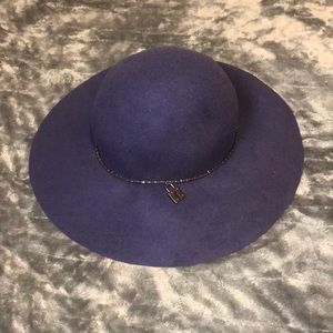 BCBG floppy hat!